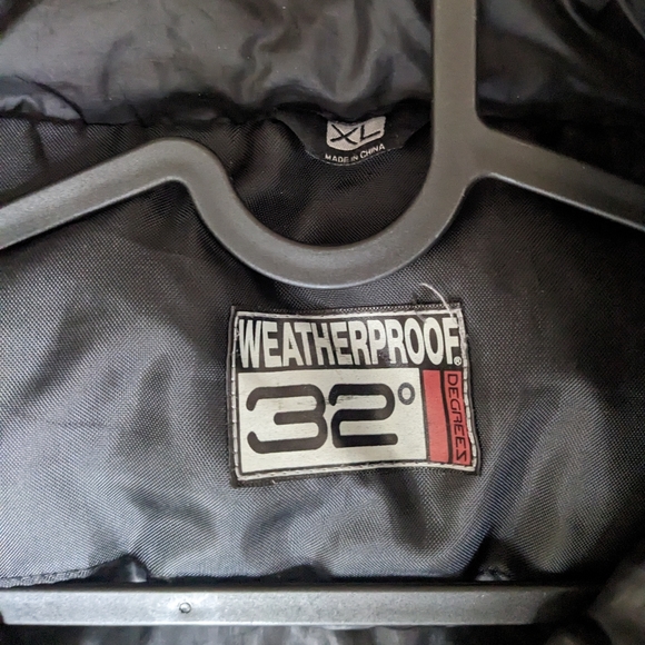 Black Puffer Jacket - Picture 3 of 4